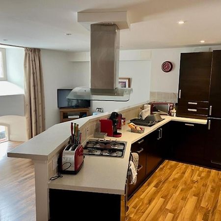 Stunning Spacious Apartment On River Ness Inverness Zewnętrze zdjęcie