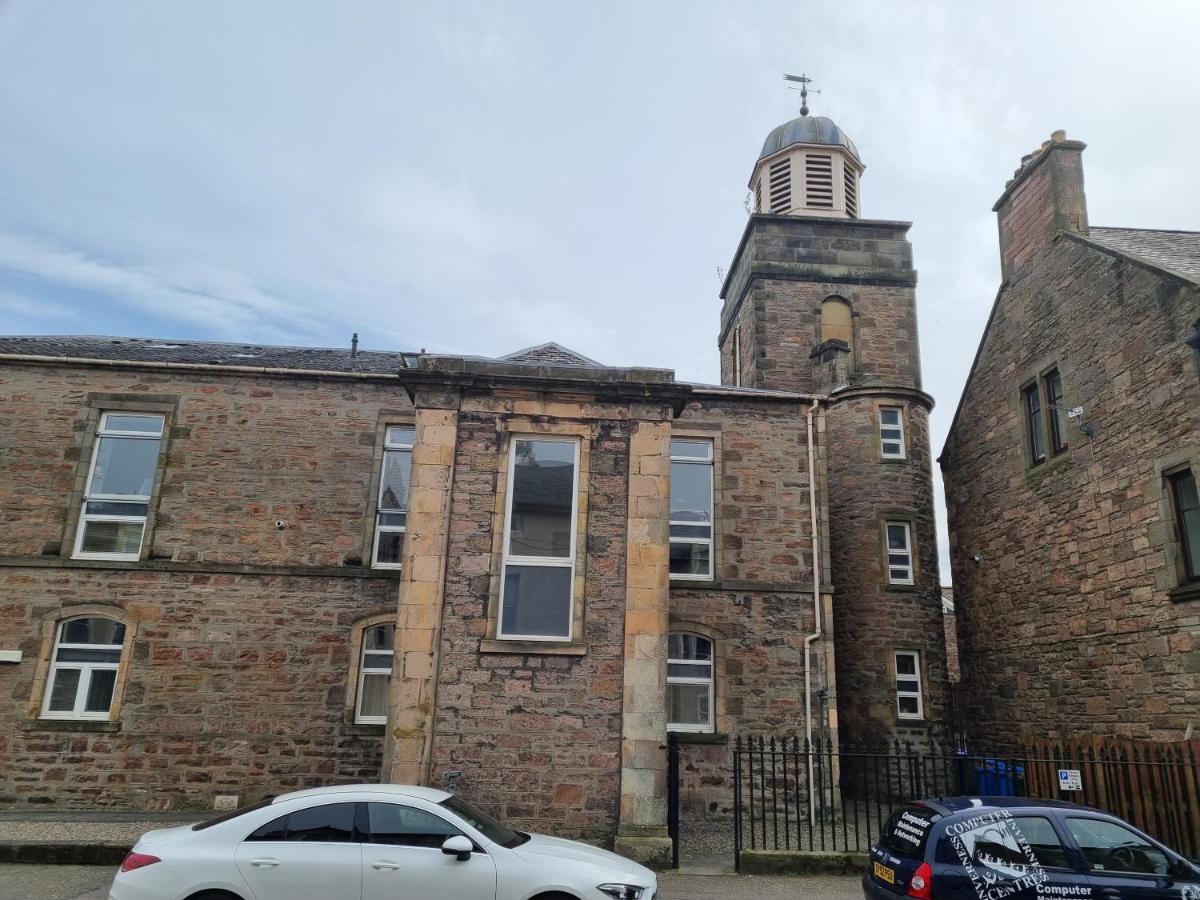 Stunning Spacious Apartment On River Ness Inverness Zewnętrze zdjęcie