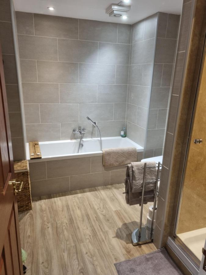 Stunning Spacious Apartment On River Ness Inverness Zewnętrze zdjęcie