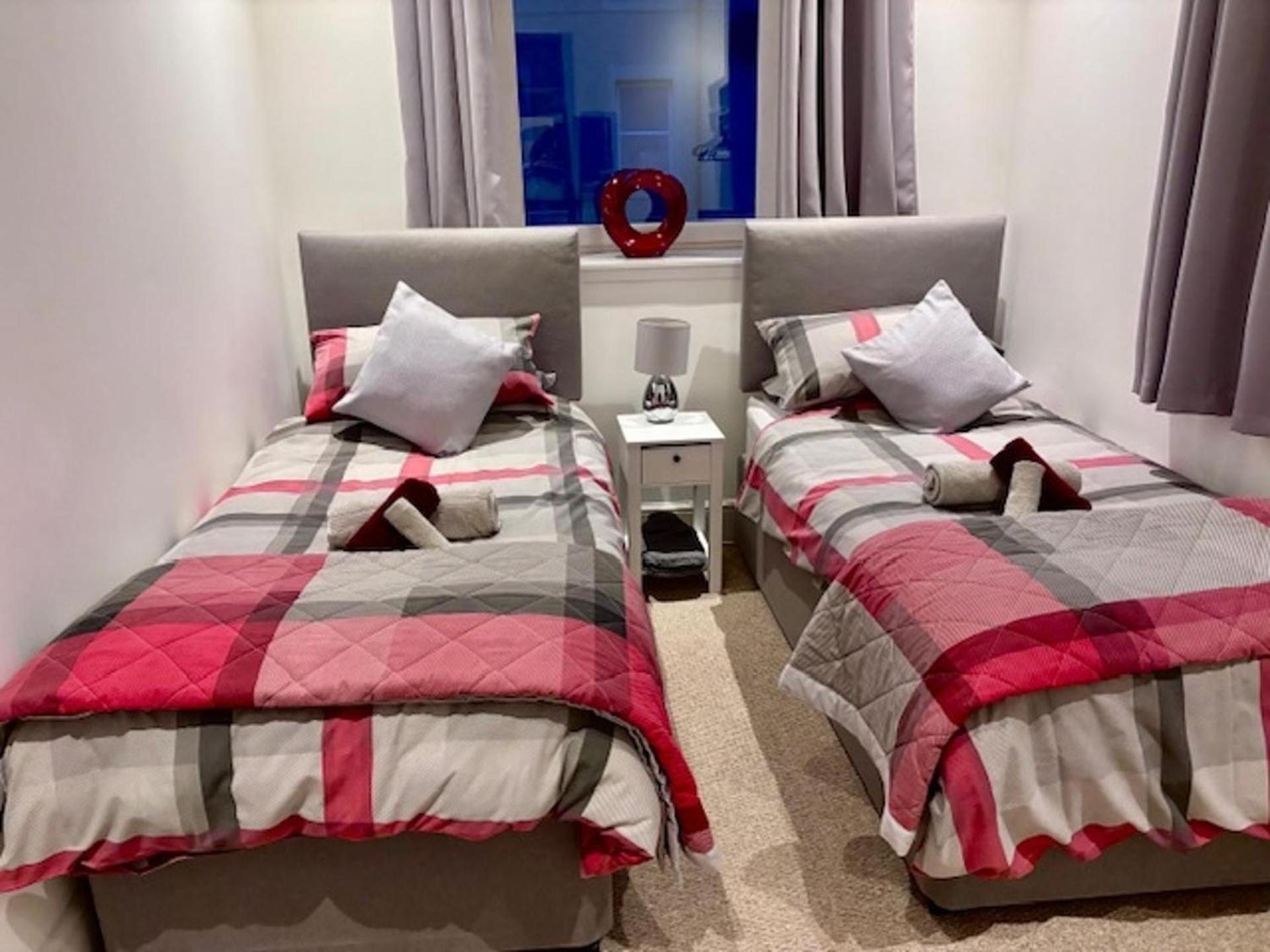 Stunning Spacious Apartment On River Ness Inverness Zewnętrze zdjęcie